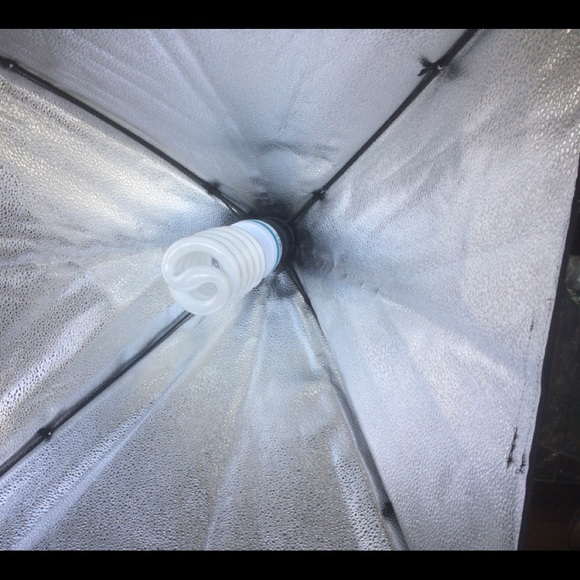 SOLD. Professional Photography Softbox Lighting Kit - Picture 6 of 12